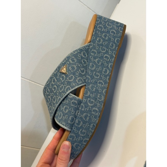 GUESS Denim Logo Platform Wedge Sandals Crisscross Womens SZ 7.5M Stylish Casul - Picture 9 of 9
